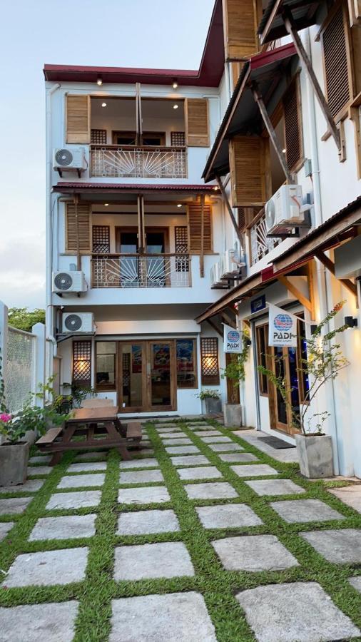 P&B Residences Legazpi Extérieur photo