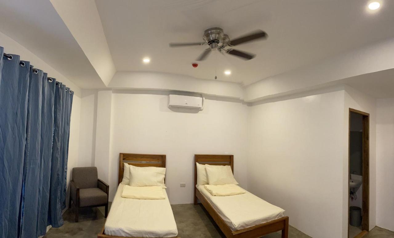 P&B Residences Legazpi Extérieur photo