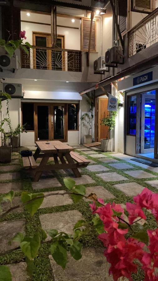 P&B Residences Legazpi Extérieur photo