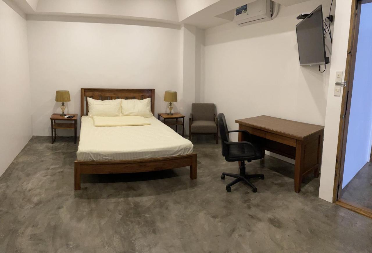 P&B Residences Legazpi Extérieur photo